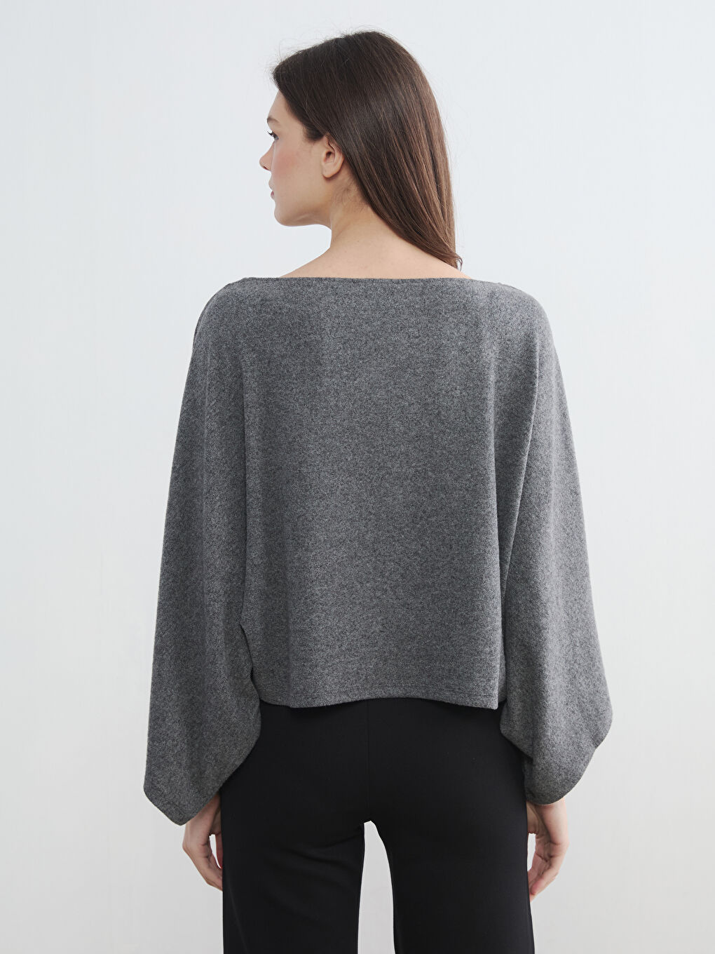 بونشو تريكو واسع الحجم للسيدات بفتحة رقبة واسعة-7