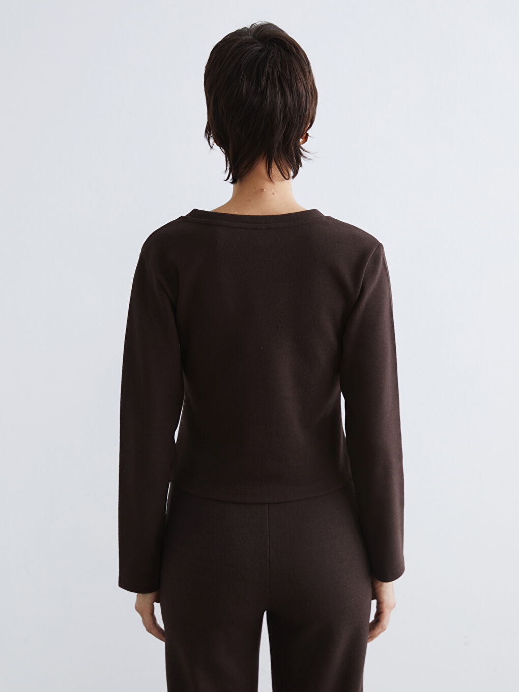 Дамска плетена жилетка с V-образно деколте-3