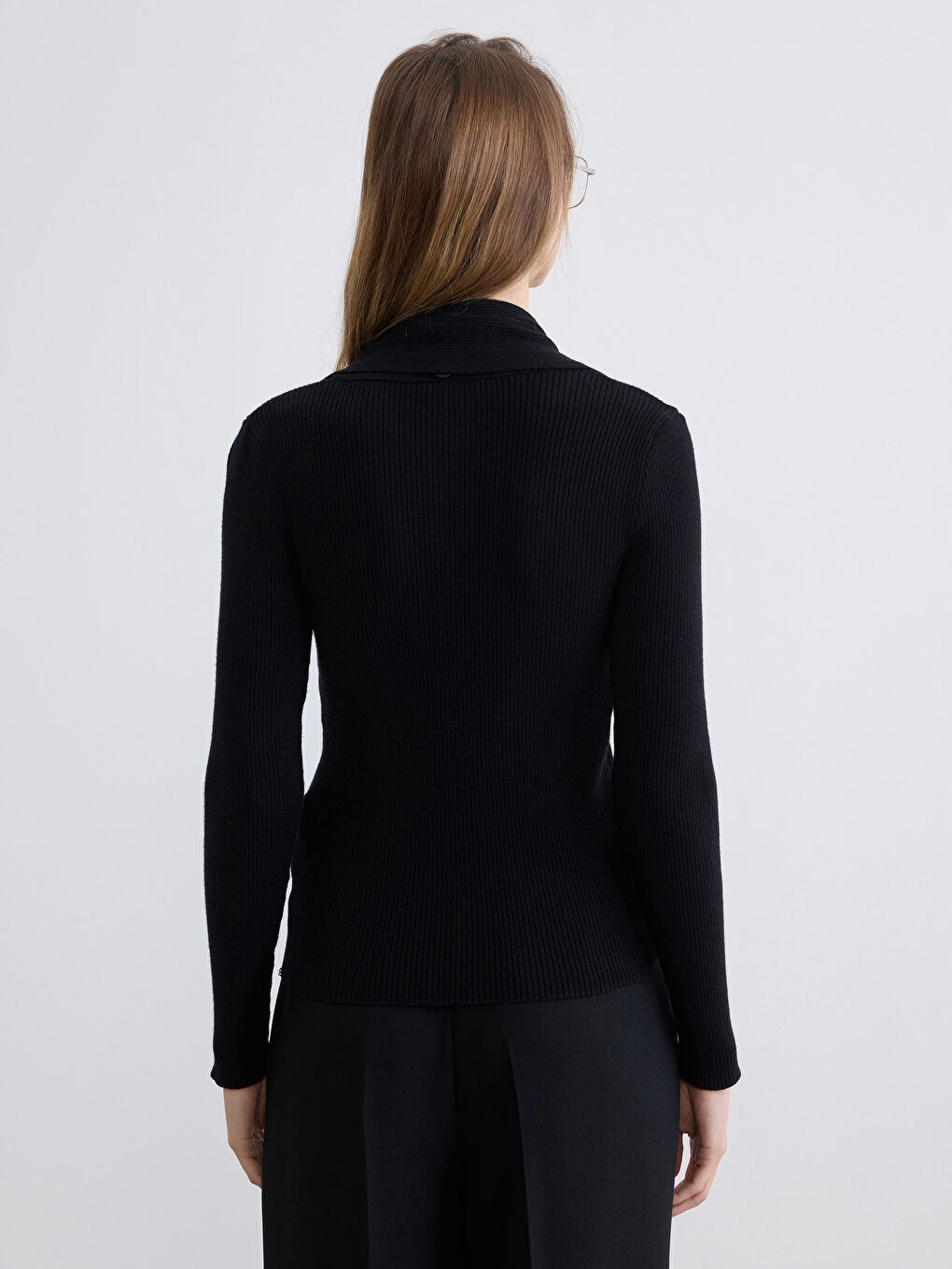 Siyah Fular Yaka Fitilli Kadın Triko Hırka-3