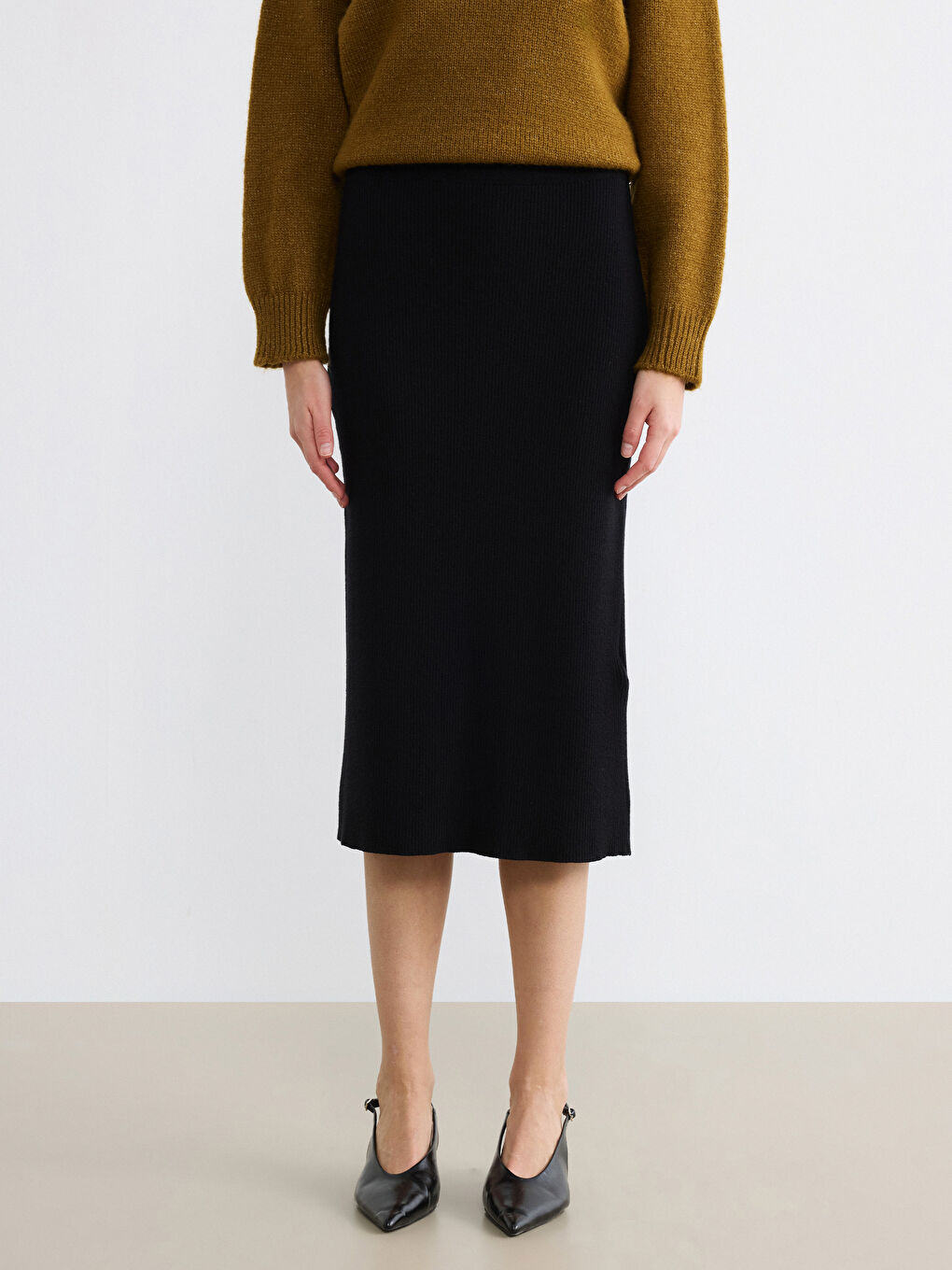 Siyah Beli Lastikli Fitilli Triko Etek-1