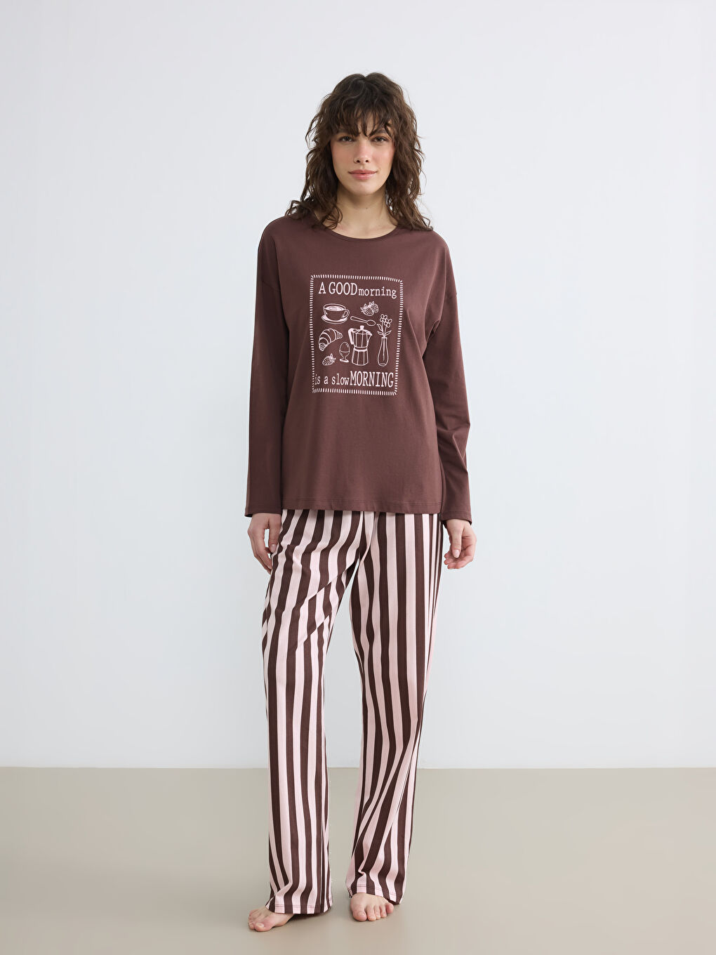 Printed crew neck women's pajama set