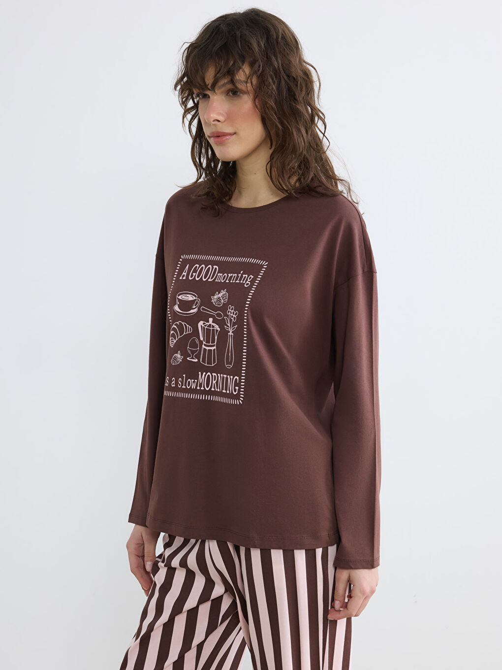 Printed crew neck women's pajama set-1