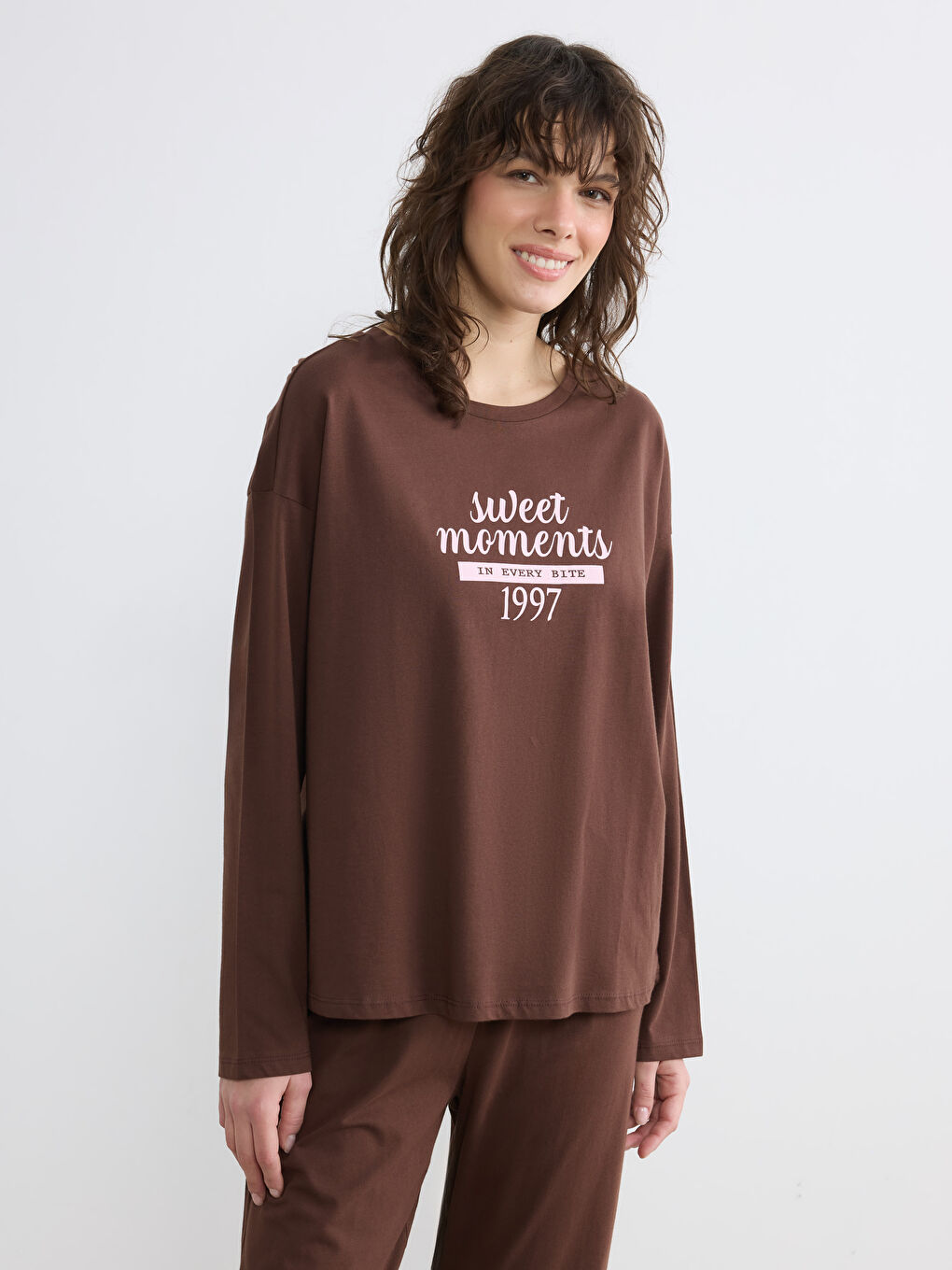 Kahverengi Bisiklet Yaka Baskılı Kadın Pijama Takımı