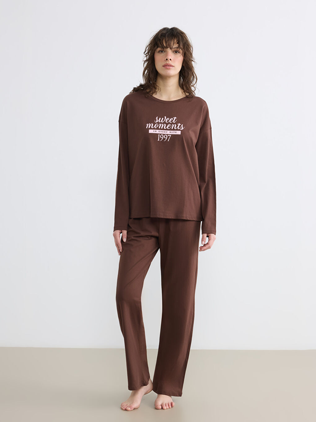 Kahverengi Bisiklet Yaka Baskılı Kadın Pijama Takımı-1