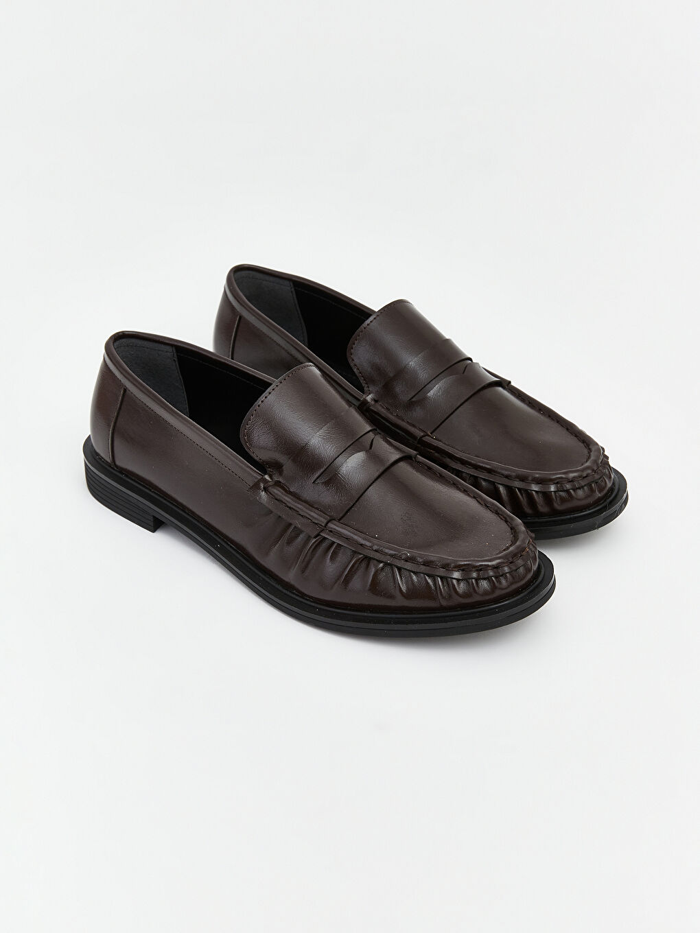 Bordo Deri Görünümlü Kadın Klasik Ayakkabı