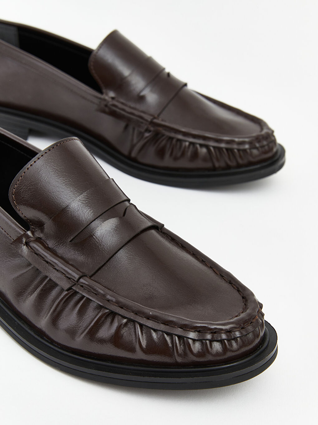 Bordo Deri Görünümlü Kadın Klasik Ayakkabı-2