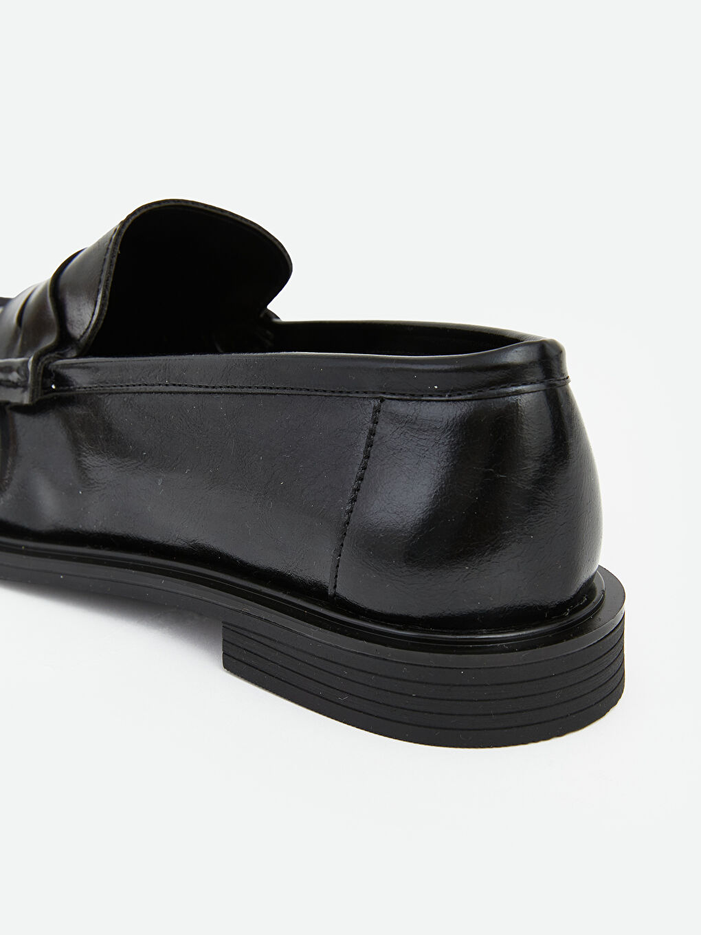 Siyah Deri Görünümlü Kadın Klasik Ayakkabı-5