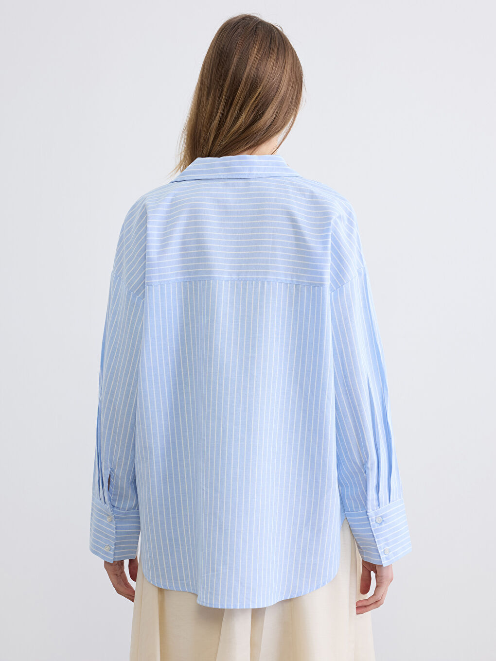 Γυναικείο πουκάμισο Oxford με ρίγες σε oversized γραμμή-3