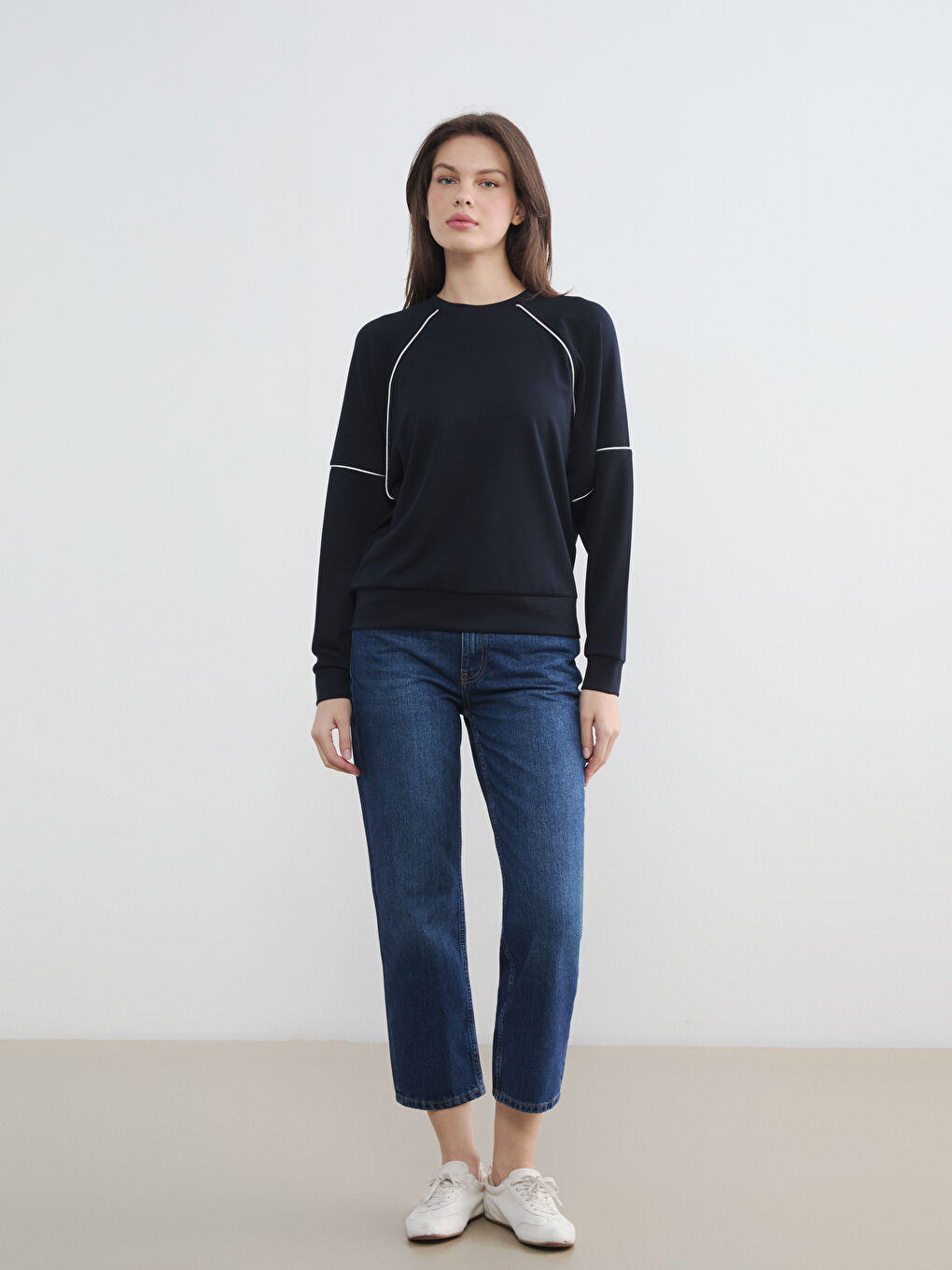 Lacivert Bisiklet Yaka Kadın Sweatshirt-1