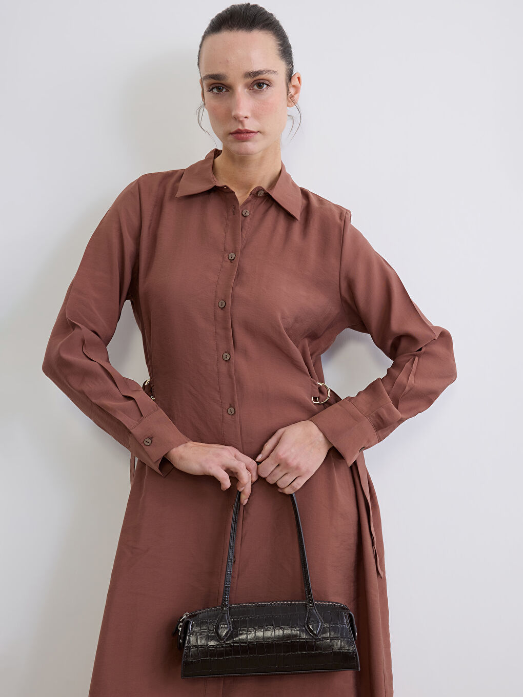 Kahverengi Modal Karışımlı Kemer Detaylı Gömlek Elbise-1