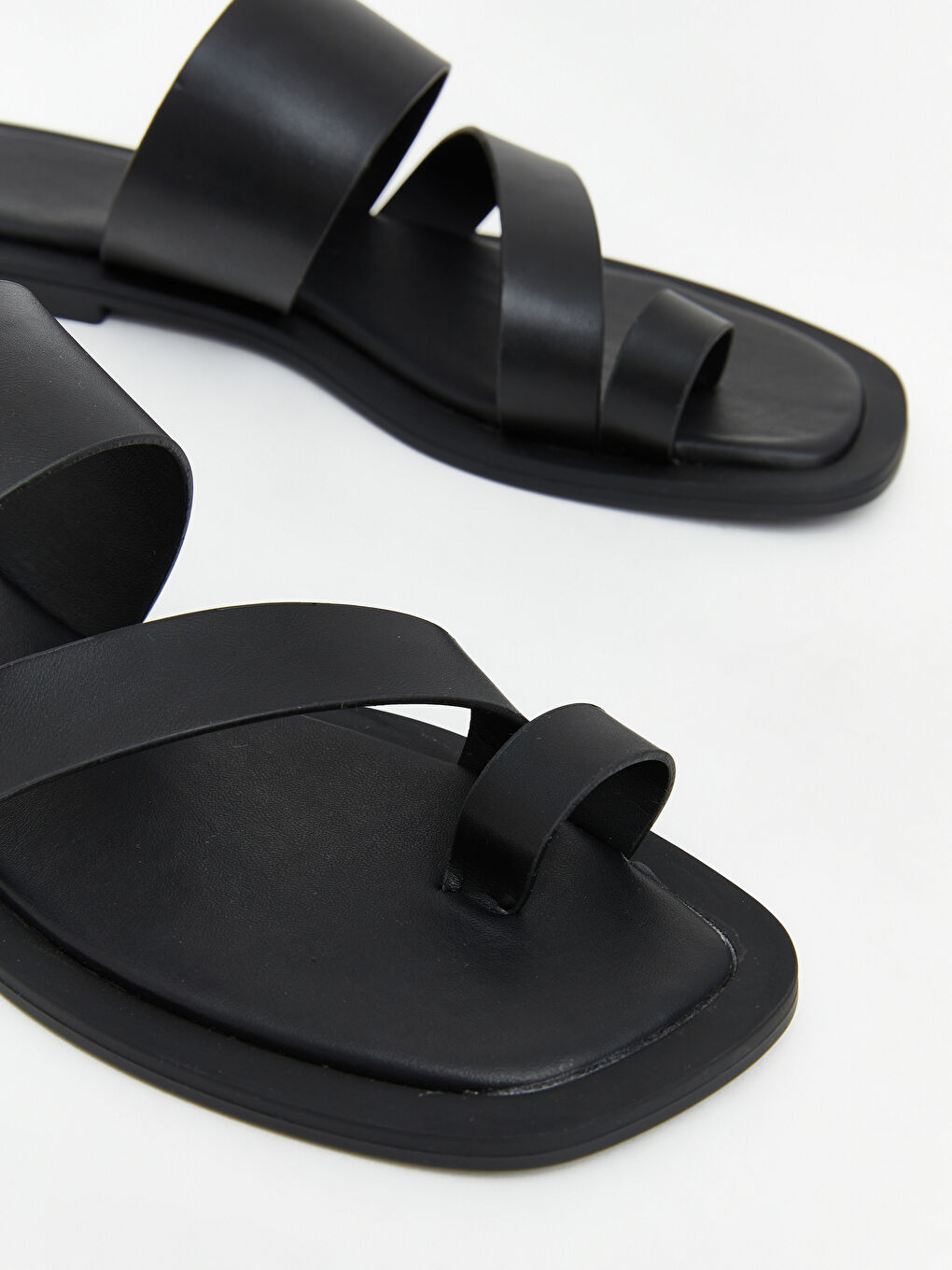 Siyah Çapraz Bantlı Kadın Terlik-2