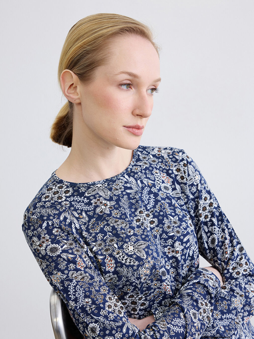 Lacivert Bisiklet Yaka Desenli Kadın Tişört