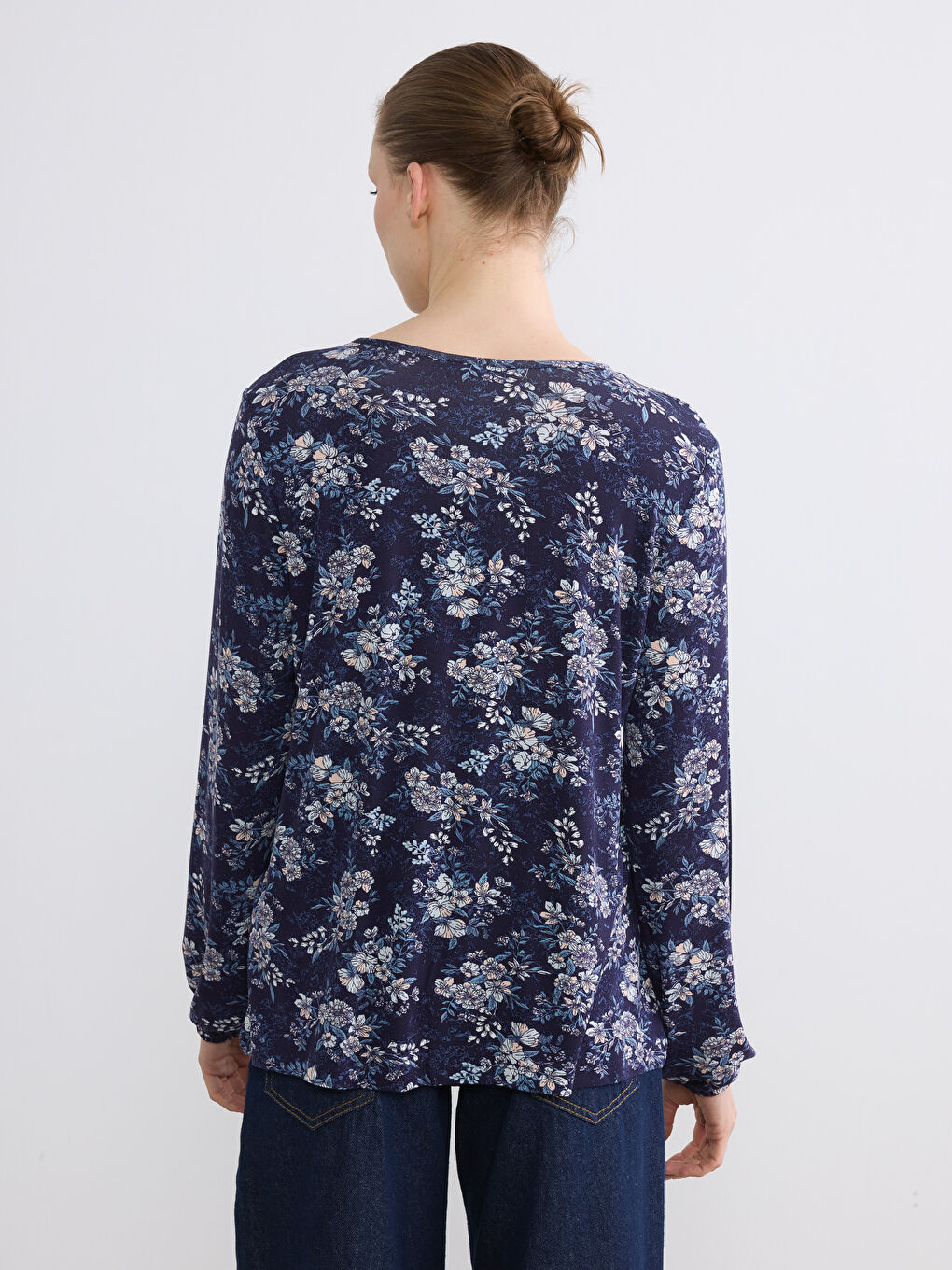 Lacivert Bağlamalı Yaka Çiçekli Bluz-3