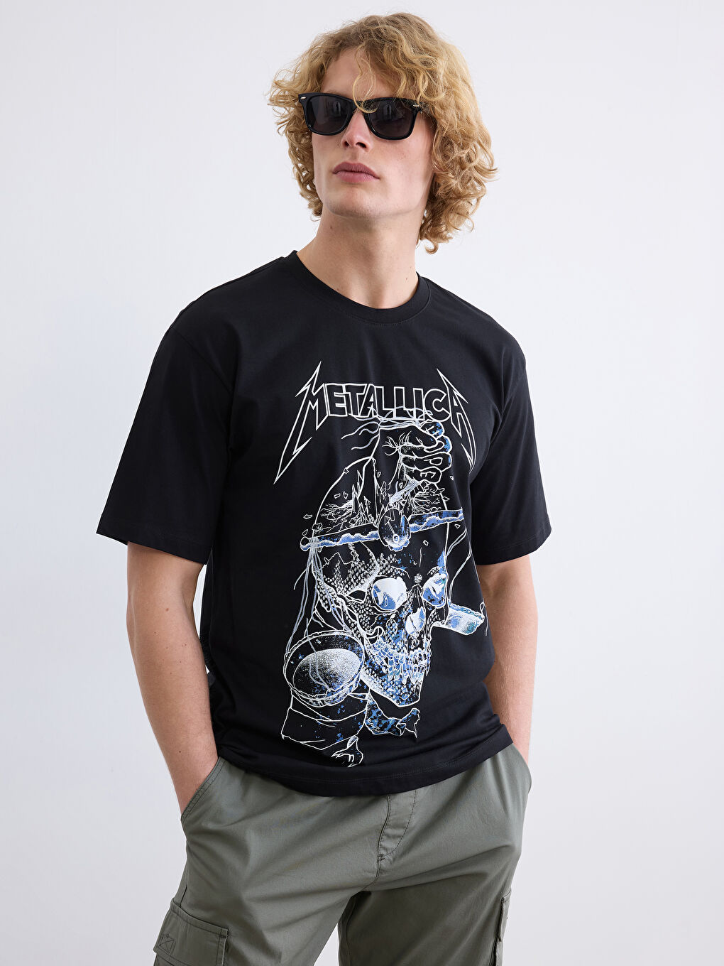 Siyah Bisiklet Yaka Metallica Baskılı Erkek Tişört