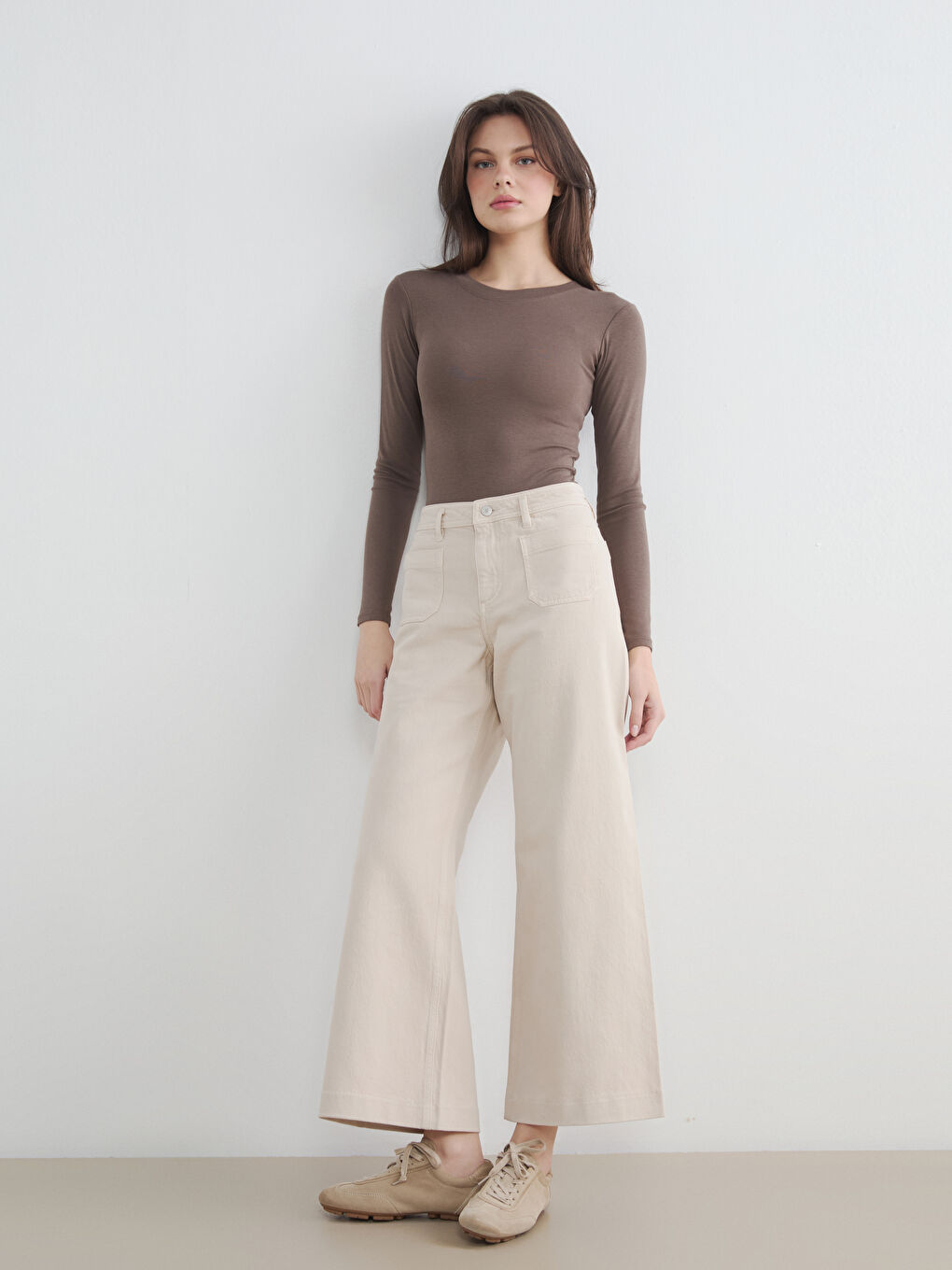 Жена Екрю Дънки