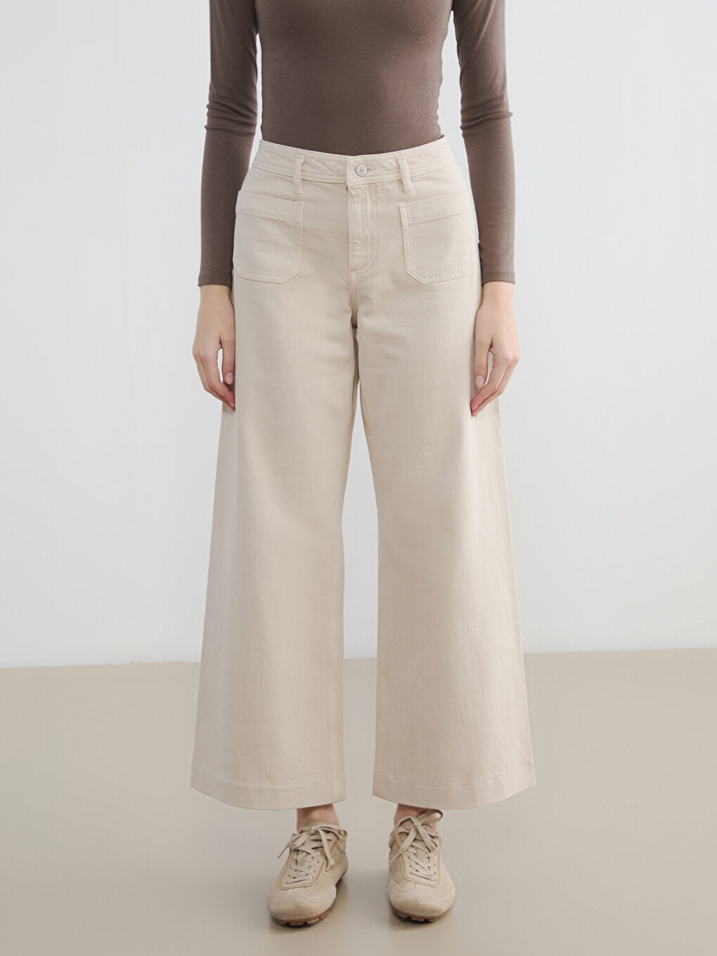 Жена Екрю Дънки-1