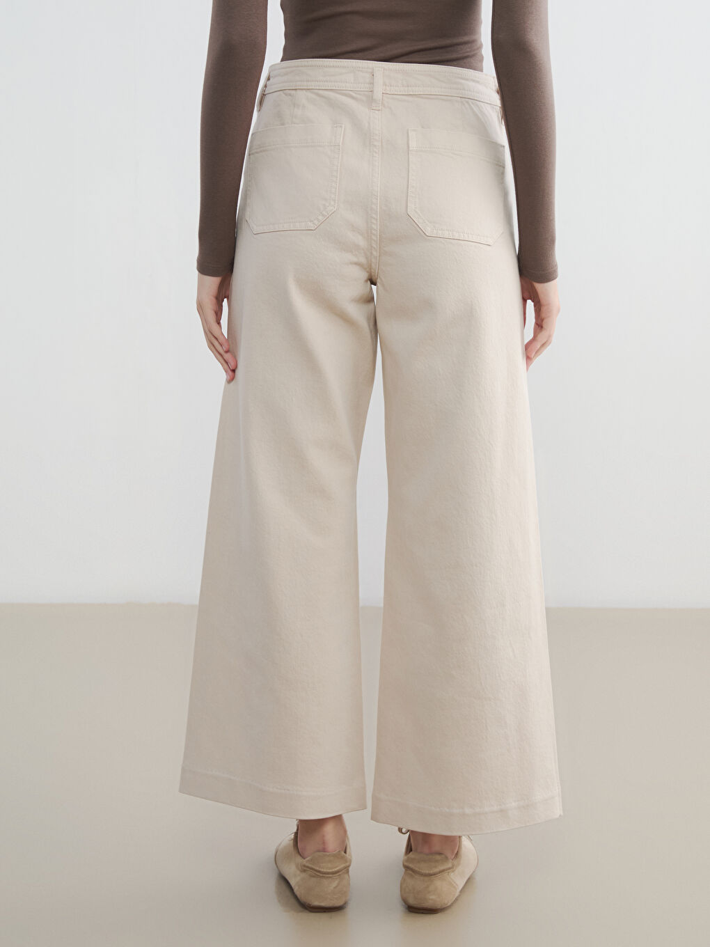 Жена Екрю Дънки-3