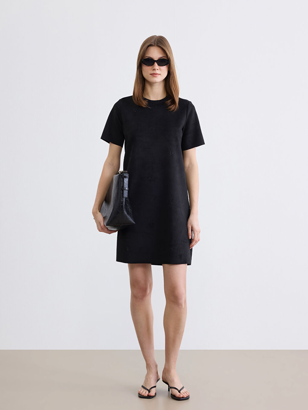 Siyah Taşlı A Kesim Mini Süet Görünümlü Elbise-1