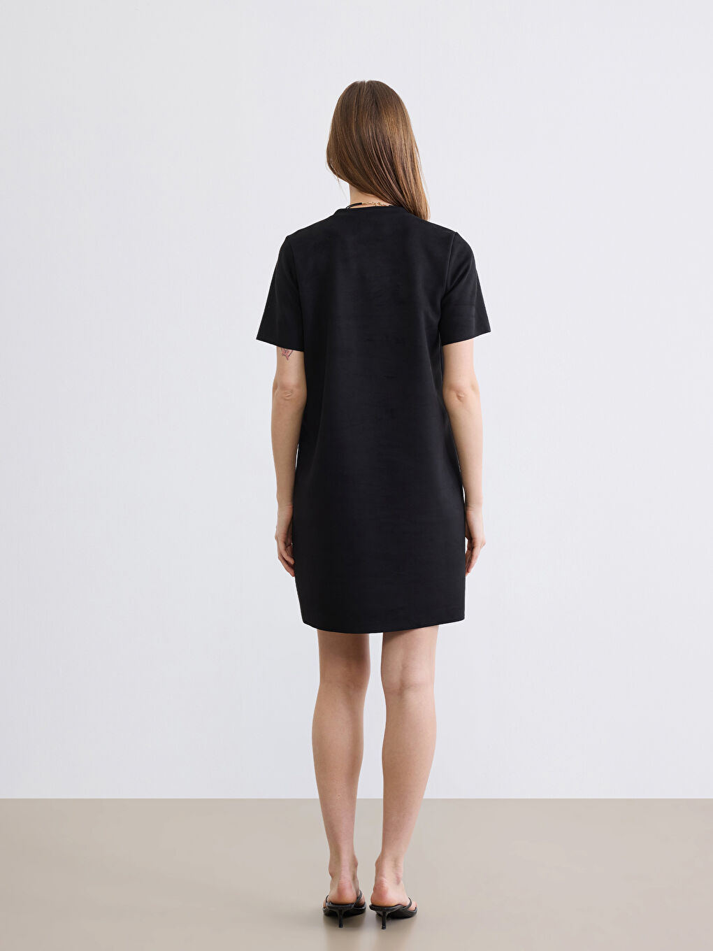 Siyah Taşlı A Kesim Mini Süet Görünümlü Elbise-3