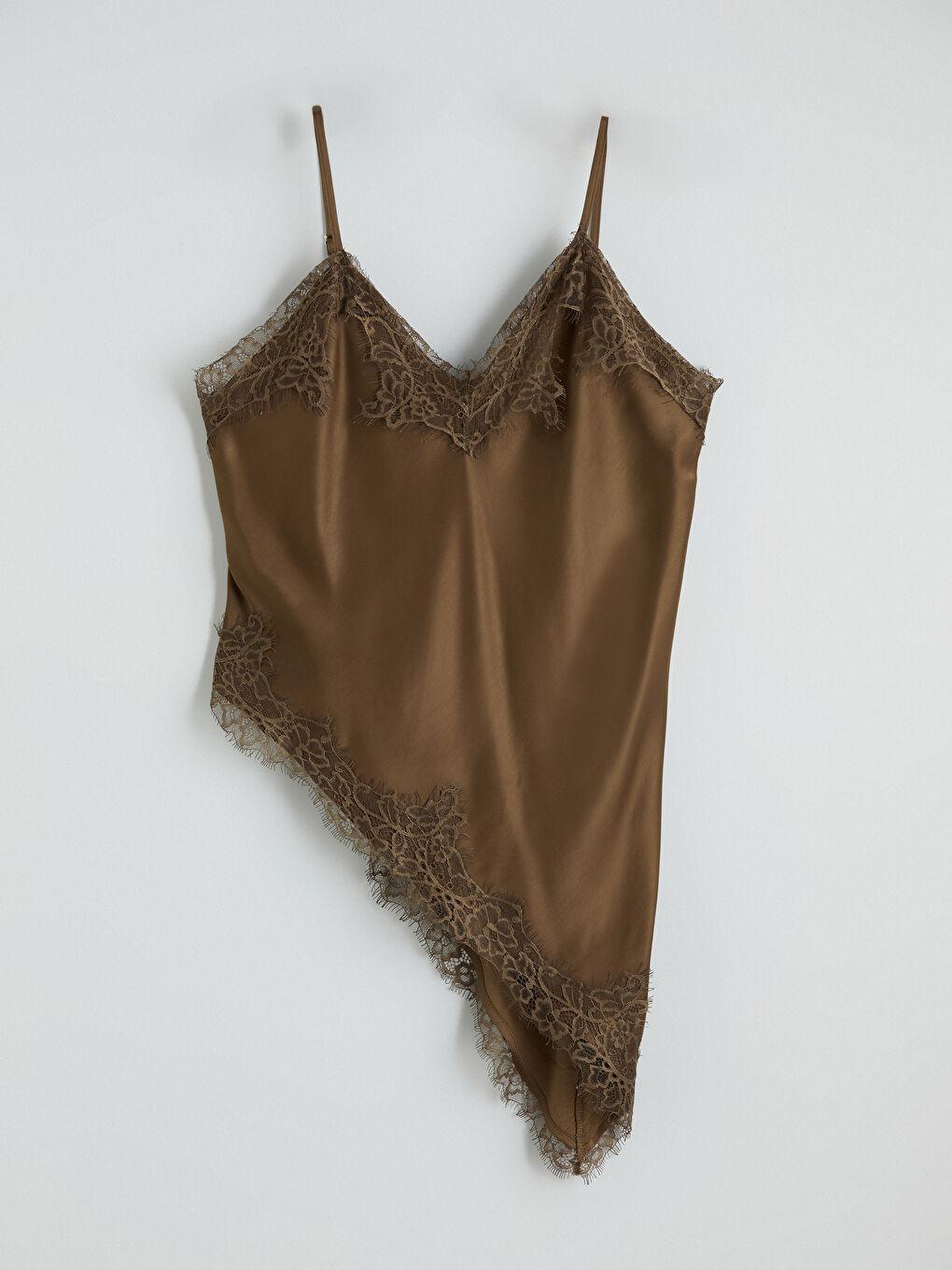 Haki V Yaka Dantel Detaylı Askılı Bluz