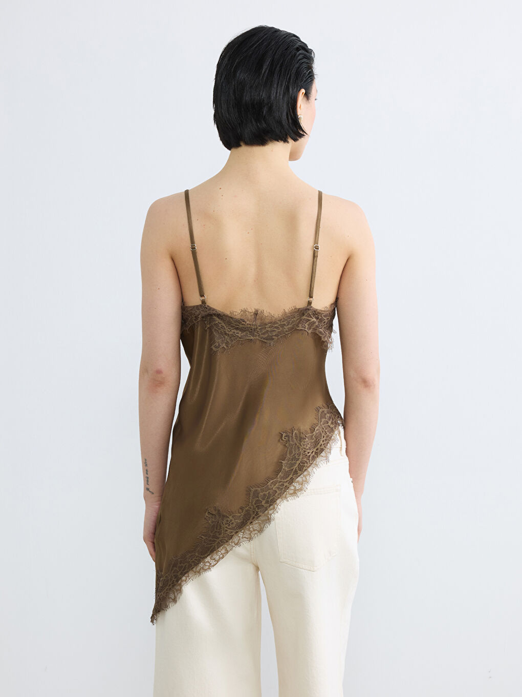 Haki V Yaka Dantel Detaylı İp Askılı Bluz	-3