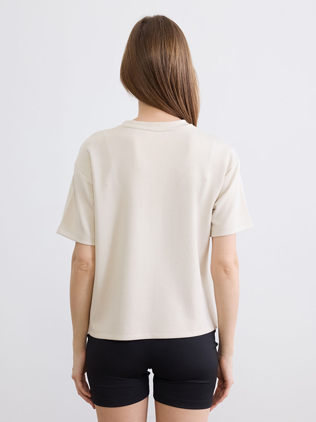 Bej Bisiklet Yaka Baskılı Kadın Tişört-3