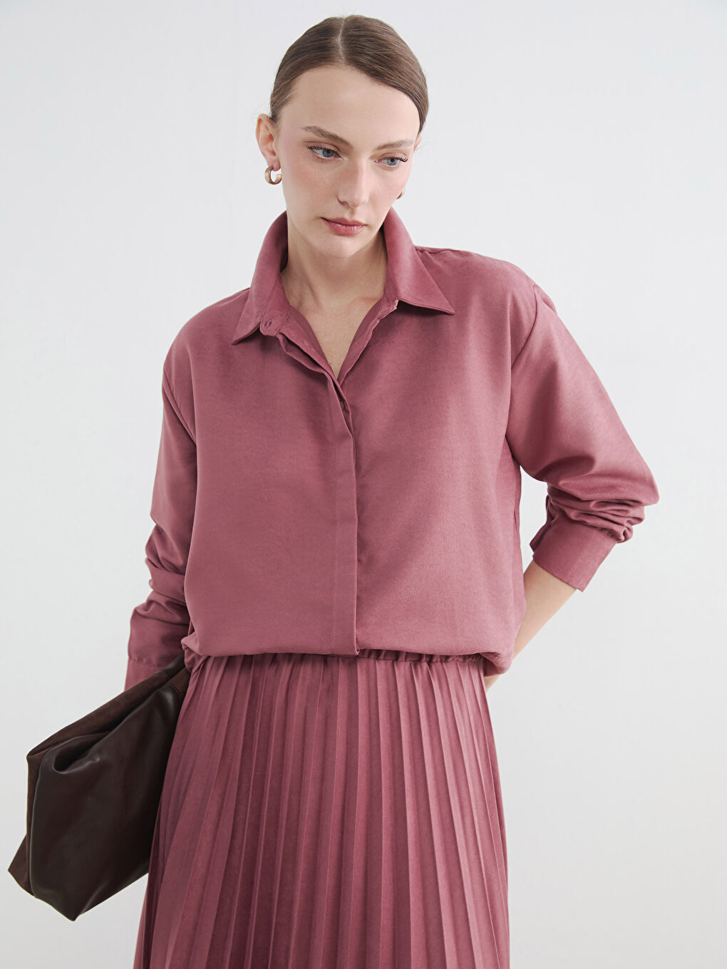 Chemise en satin pour femme-1