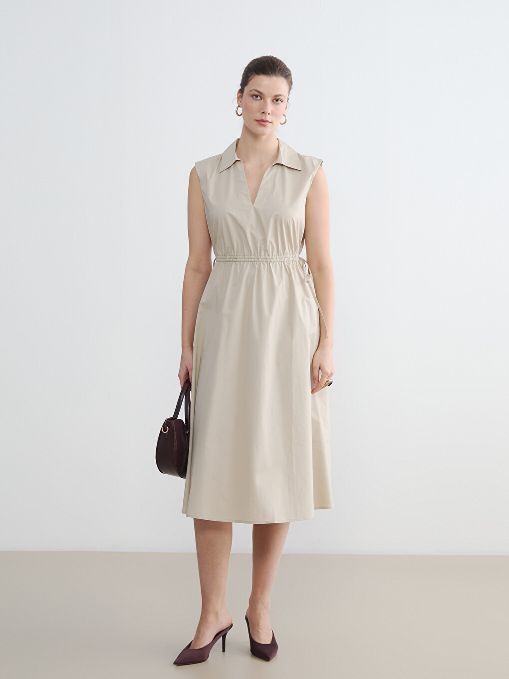 Robe en popeline à col chemise et taille à cordon de serrage-1