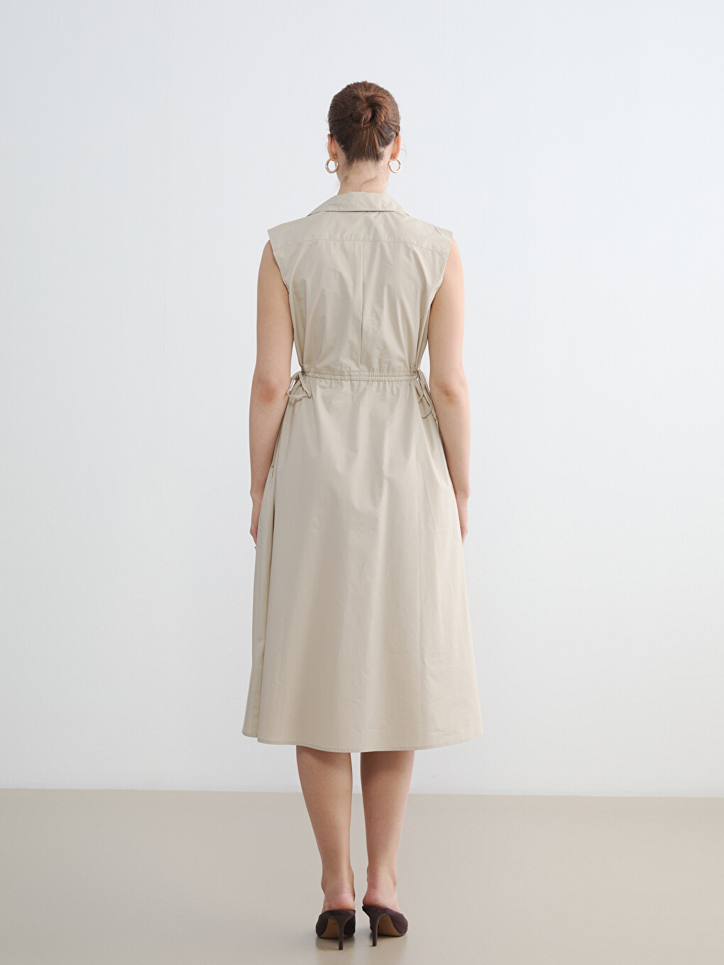 Robe en popeline à col chemise et taille à cordon de serrage-3