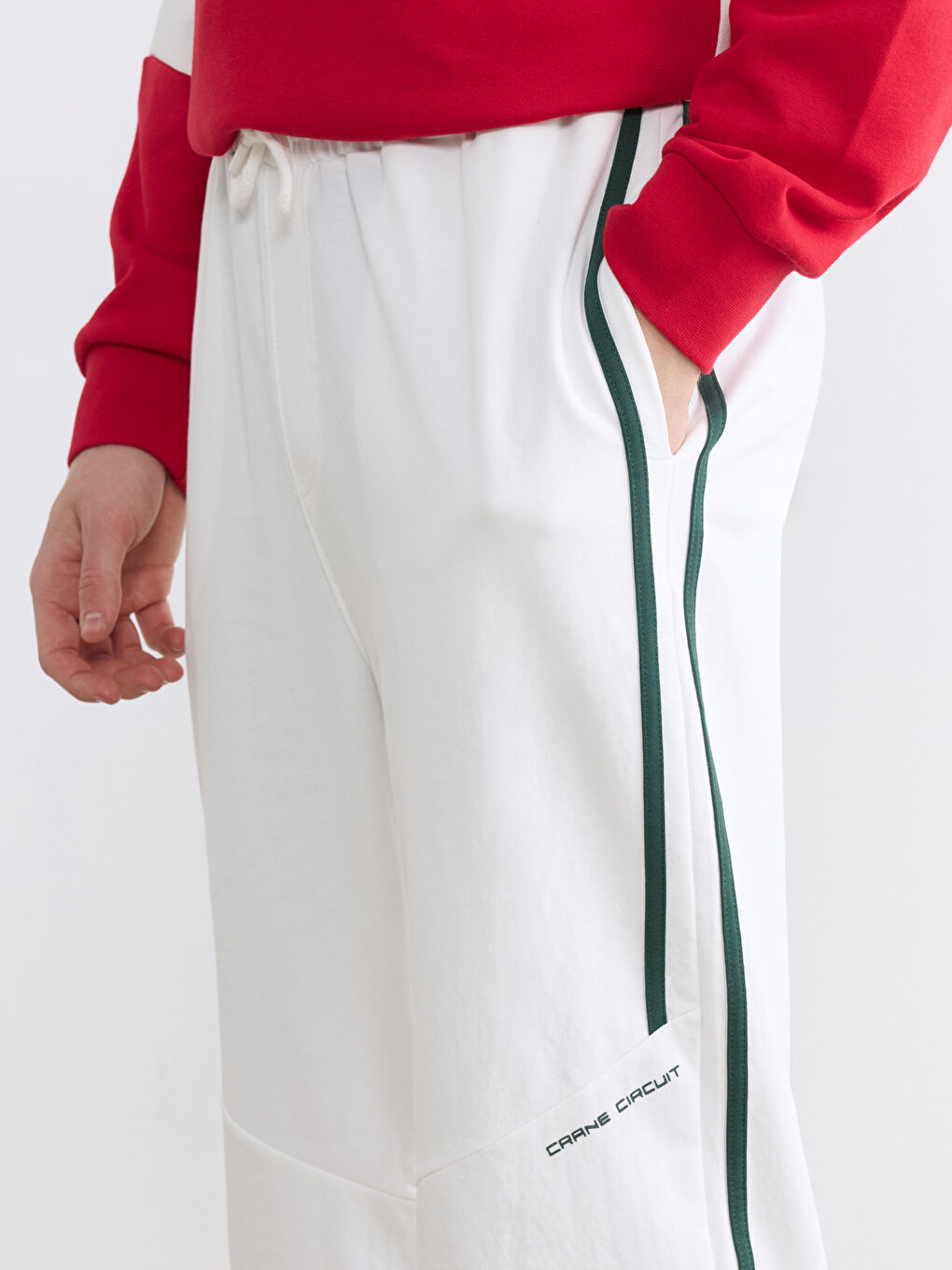 Ekru Loose Fit Şerit Detaylı Erkek Eşofman Altı-2