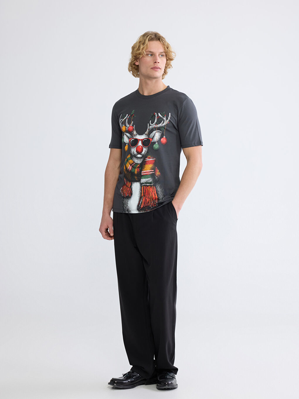 Antrasit Bisiklet Yaka Yılbaşı Temalı Erkek Tişört-1