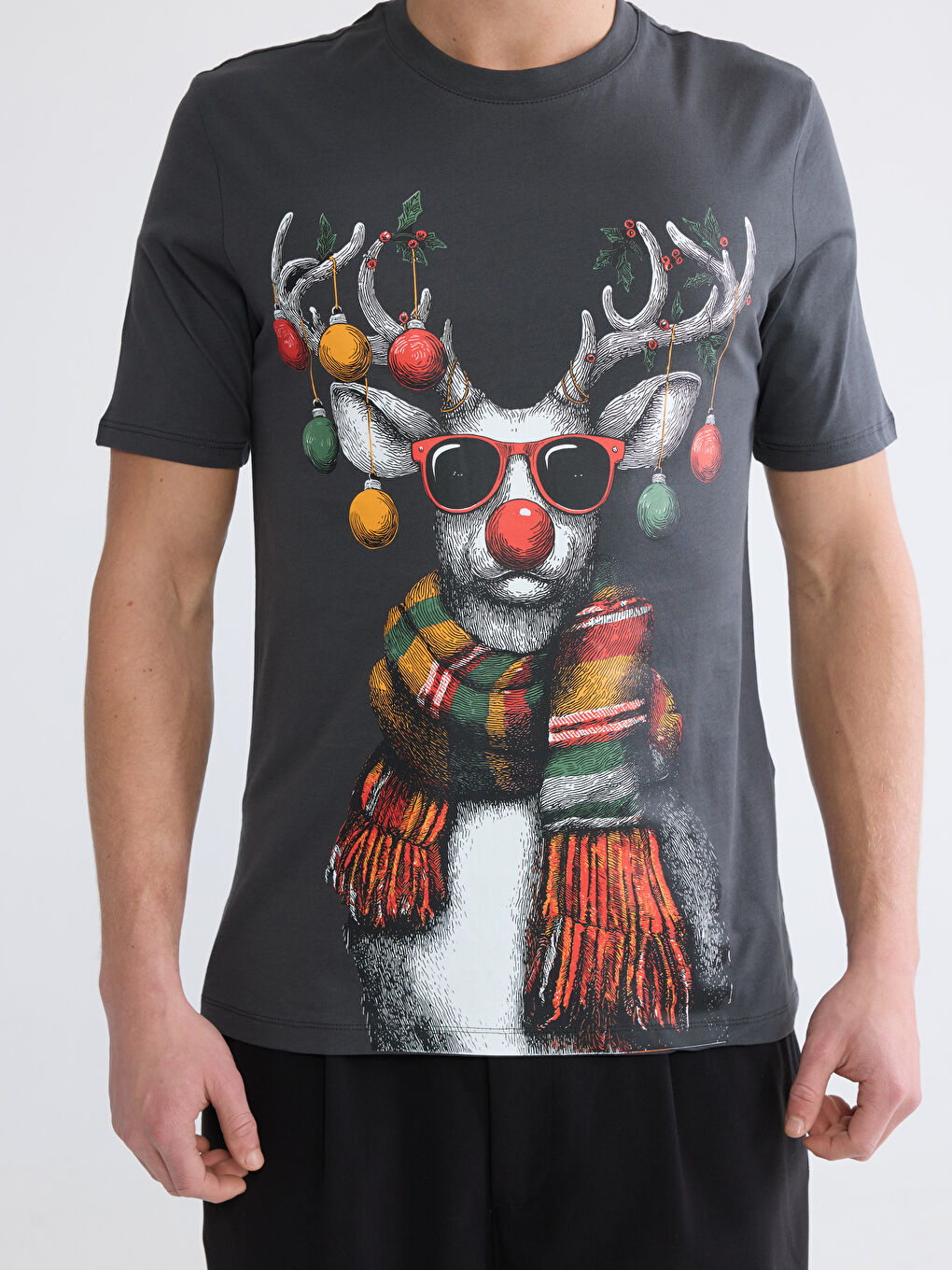 Antrasit Bisiklet Yaka Yılbaşı Temalı Erkek Tişört-2