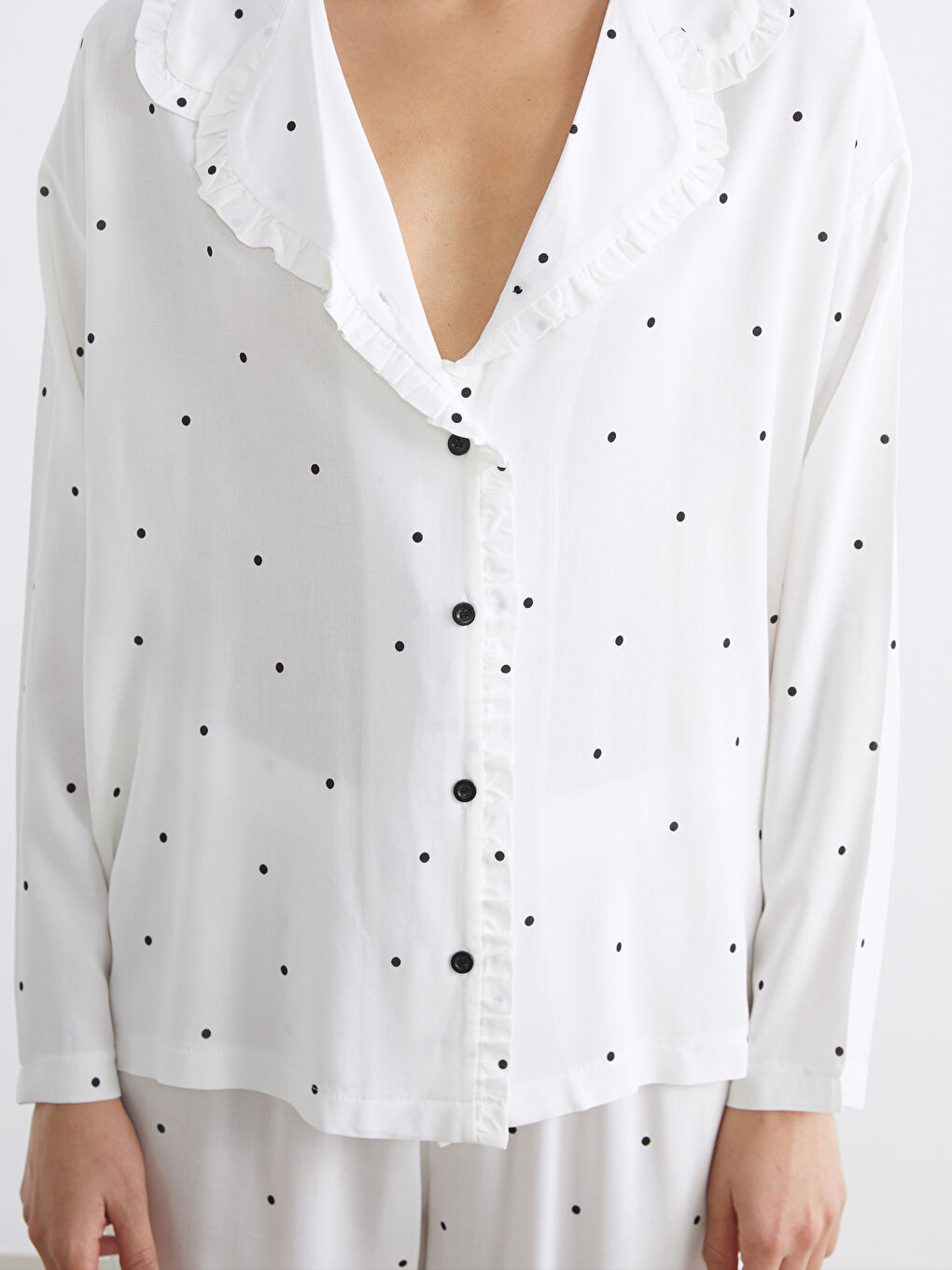 طقم بيجاما بيج فاتح / ايكرو امرأة-2