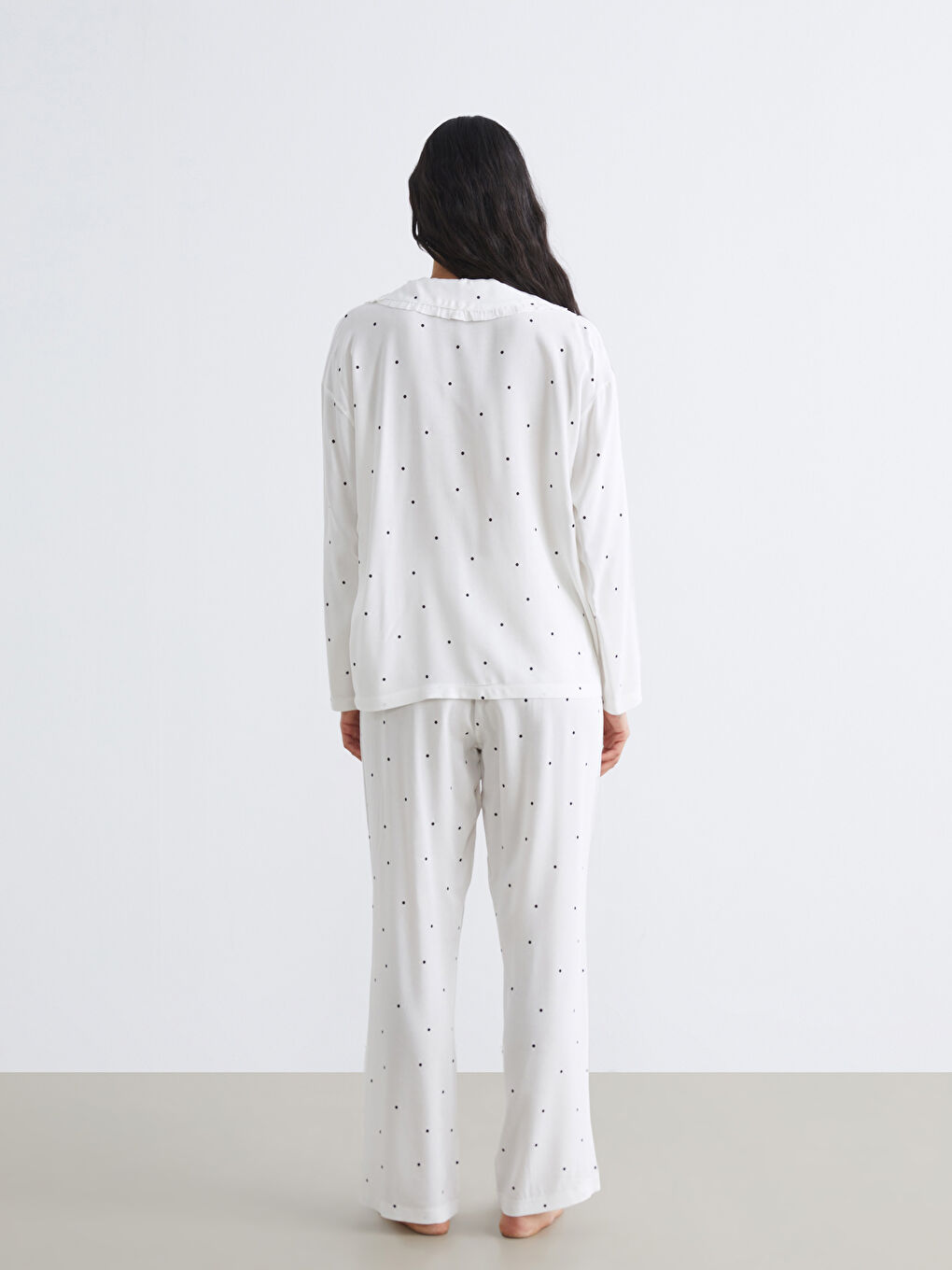 طقم بيجاما بيج فاتح / ايكرو امرأة-3