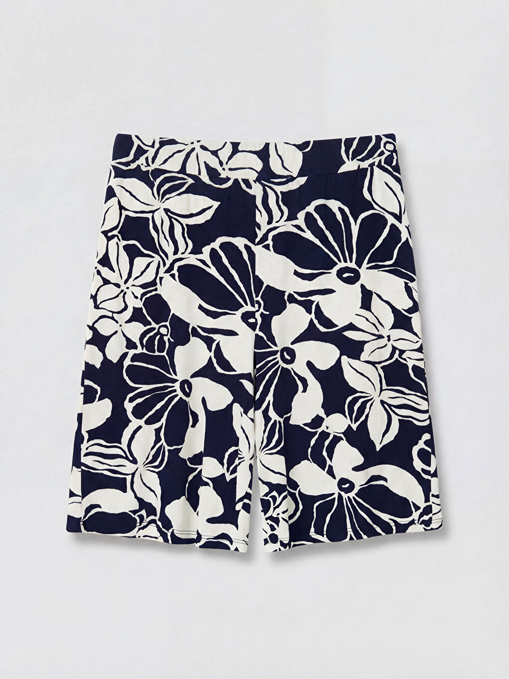 Lacivert Yüksek Bel Çiçekli Kadın Şortolon-1