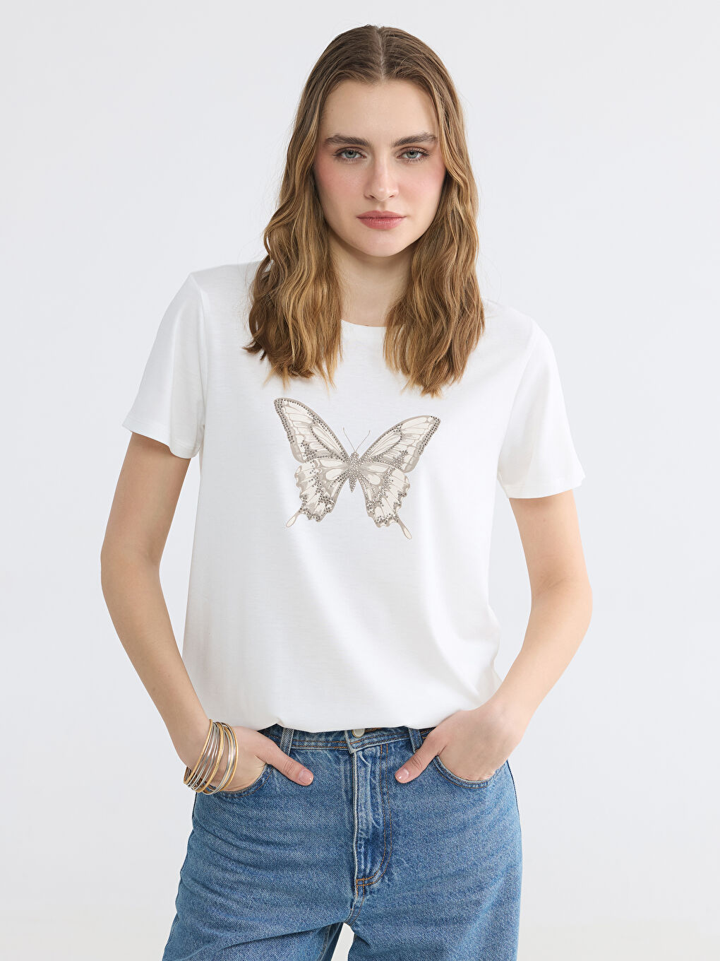 Beyaz Bisiklet Yaka Kelebek Baskılı Kadın Tişört
