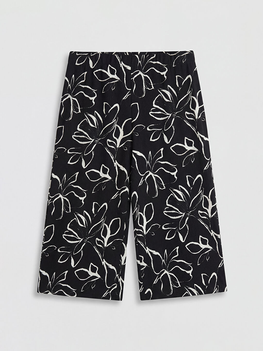 Siyah Beli Lastikli Çiçekli Kadın Kapri