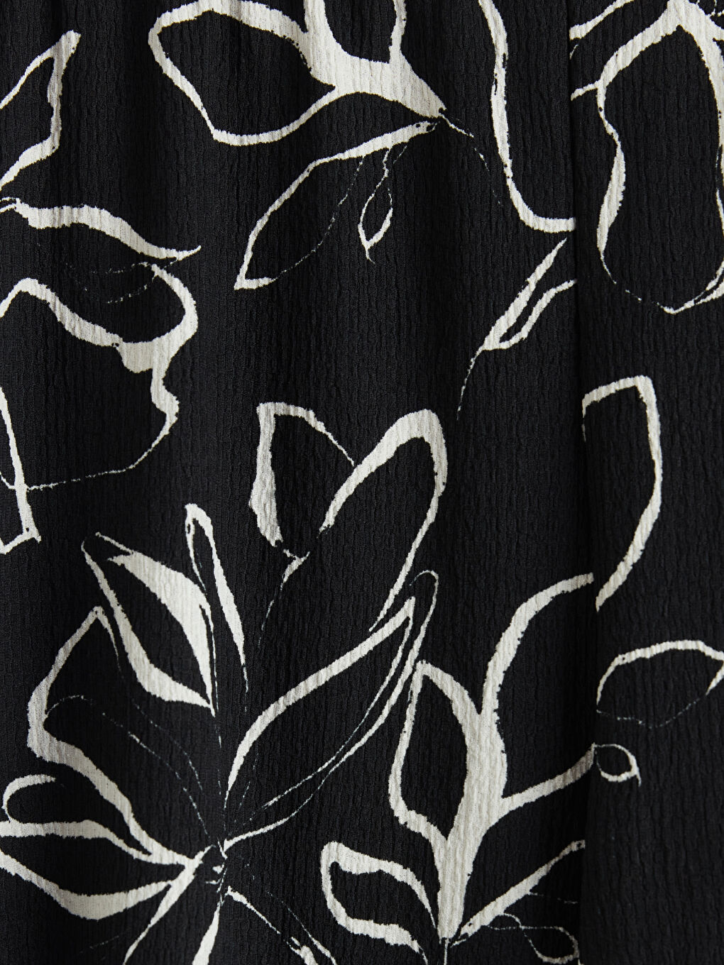 Siyah Beli Lastikli Çiçekli Kadın Kapri-2