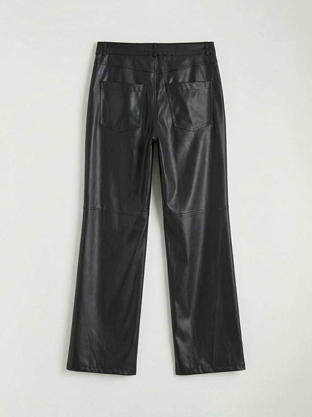Siyah Regular Fit Deri Görünümlü Kadın Pantolon-1