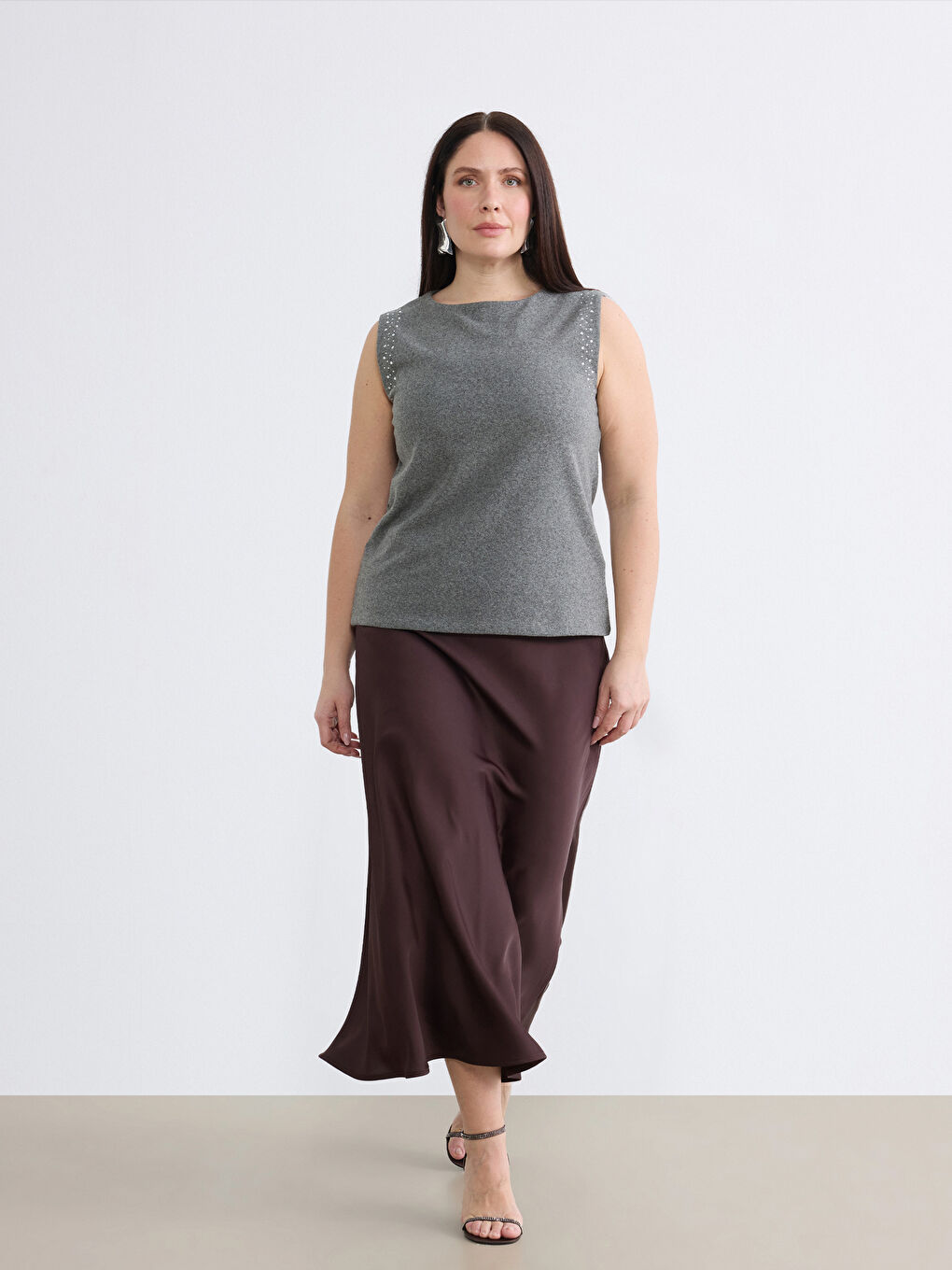 Gri Bisiklet Yaka Taşlı Bluz-5