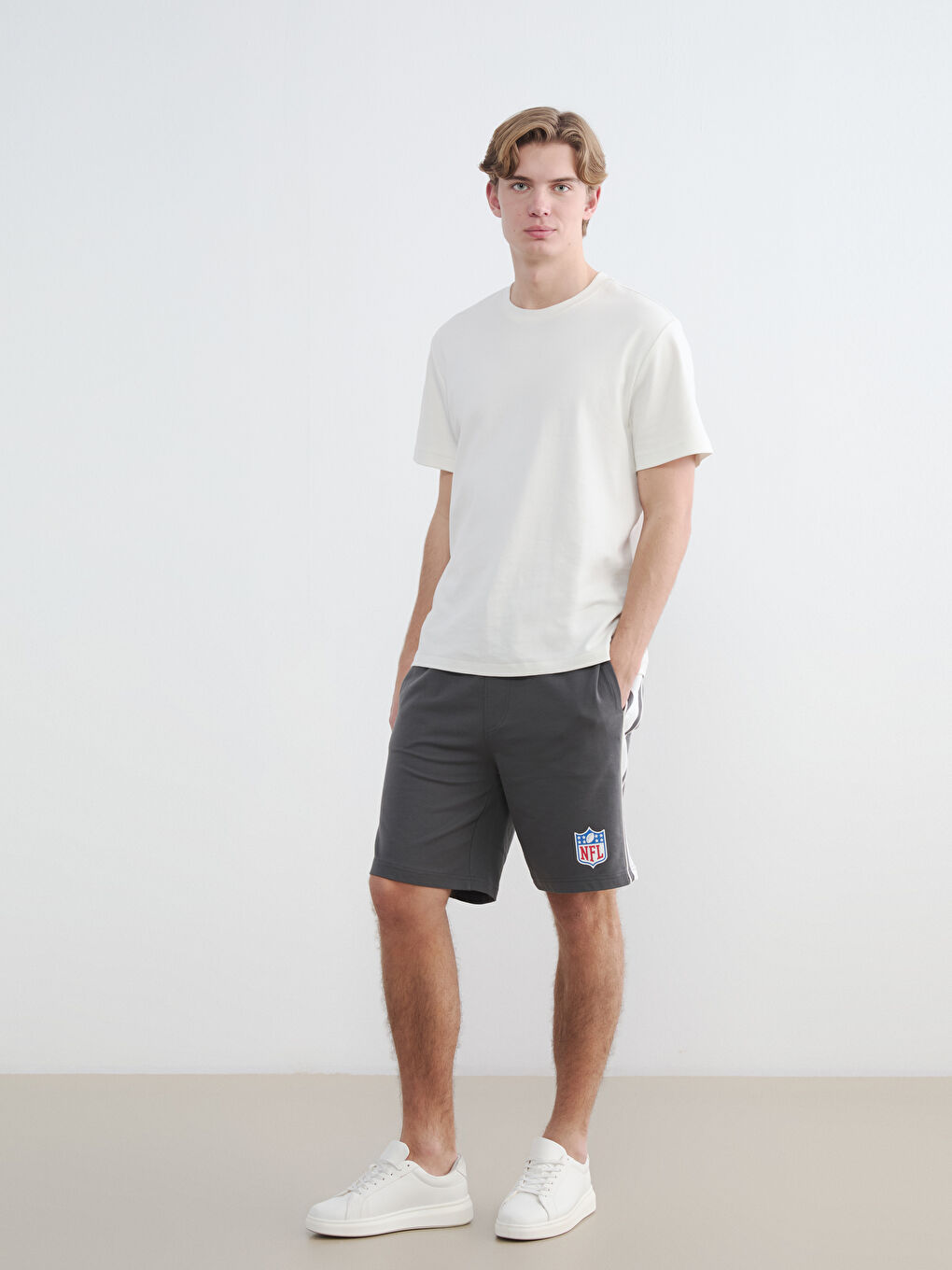 Antrasit Standart Kalıp NFL Baskılı Erkek Şort