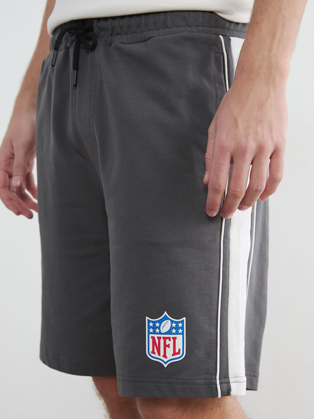Antrasit Standart Kalıp NFL Baskılı Erkek Şort-2