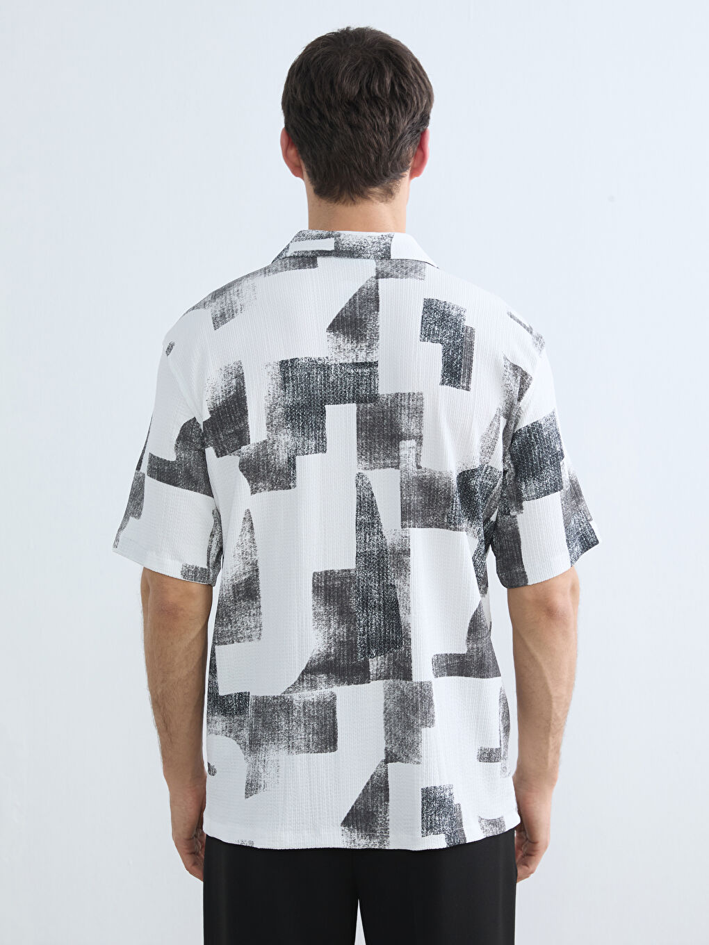 Beyaz Regular Fit Resort Yaka Desenli Erkek Gömlek-3
