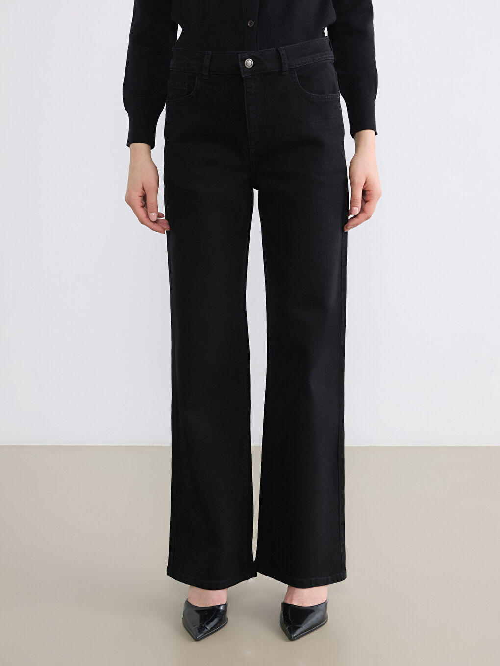 Siyah Yüksek Bel Wideleg Kadın Jean Pantolon-1