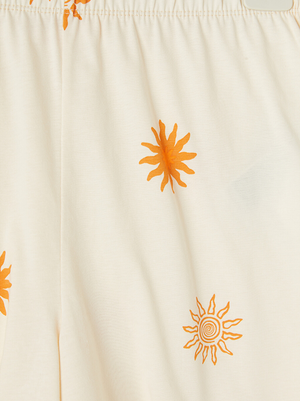 Ekru Güneş Desenli Kadın Şortlu Pijama Takımı-9