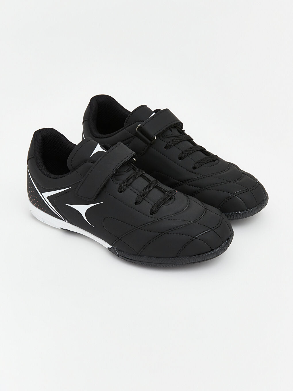 Siyah Deri Görünümlü Erkek Çocuk Halı Saha Ayakkabısı