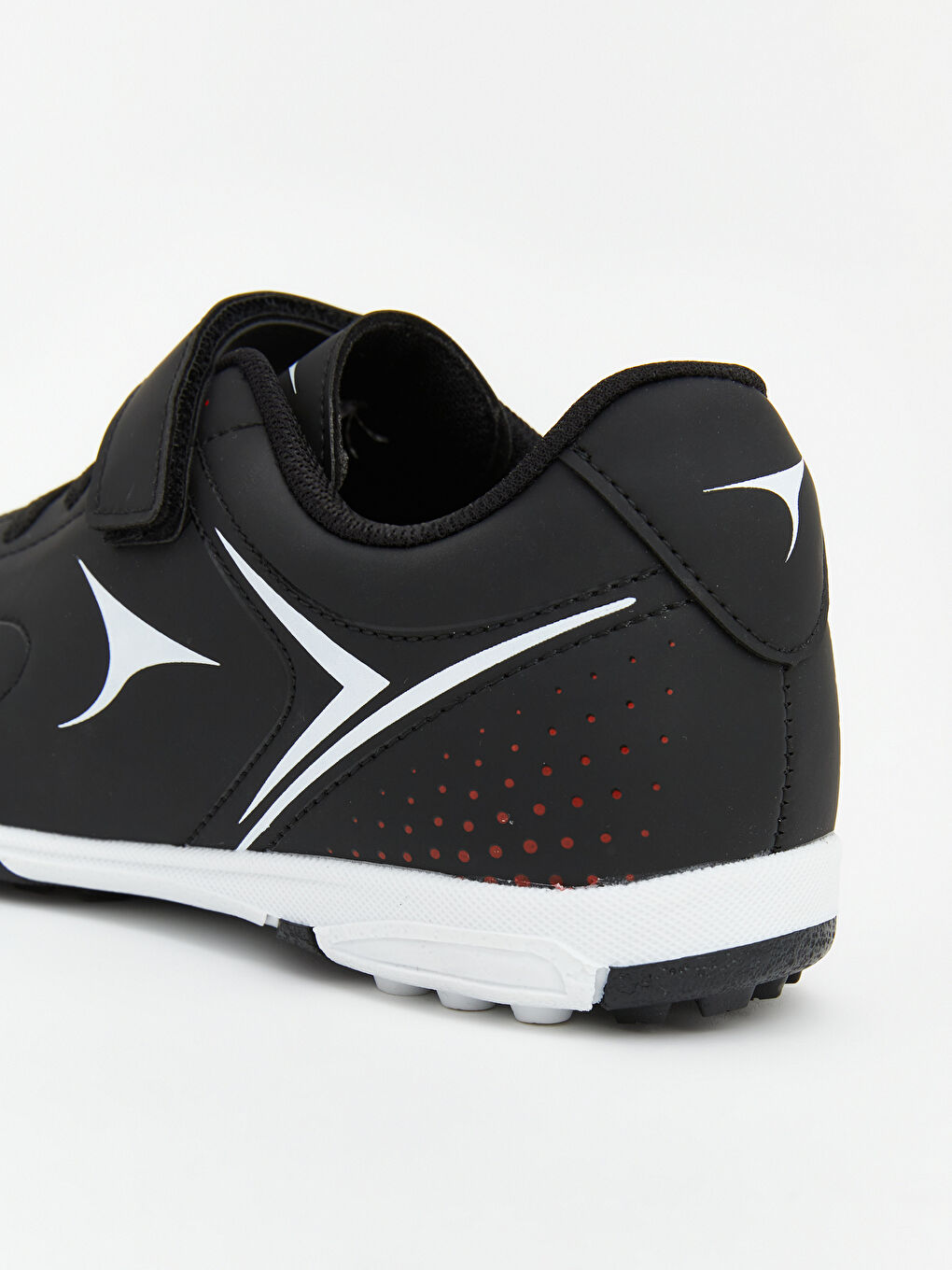 Siyah Deri Görünümlü Erkek Çocuk Halı Saha Ayakkabısı-4