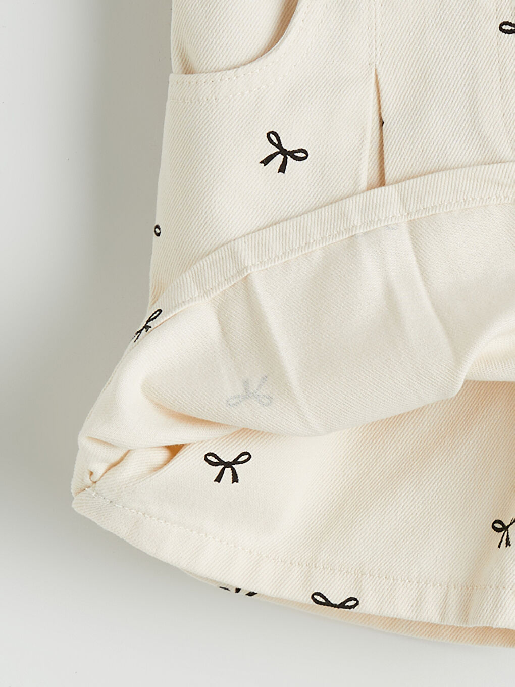Ekru Beli Lastikli Kız Çocuk Şort Etek ve Külotlu Çorap-4