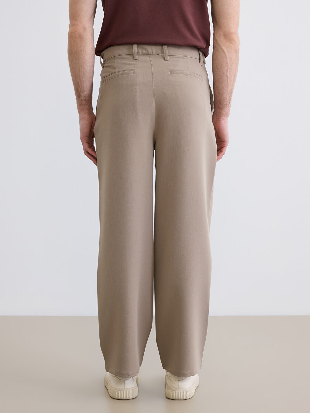 Bej Rahat Kalıp Erkek Pileli Pantolon	-4