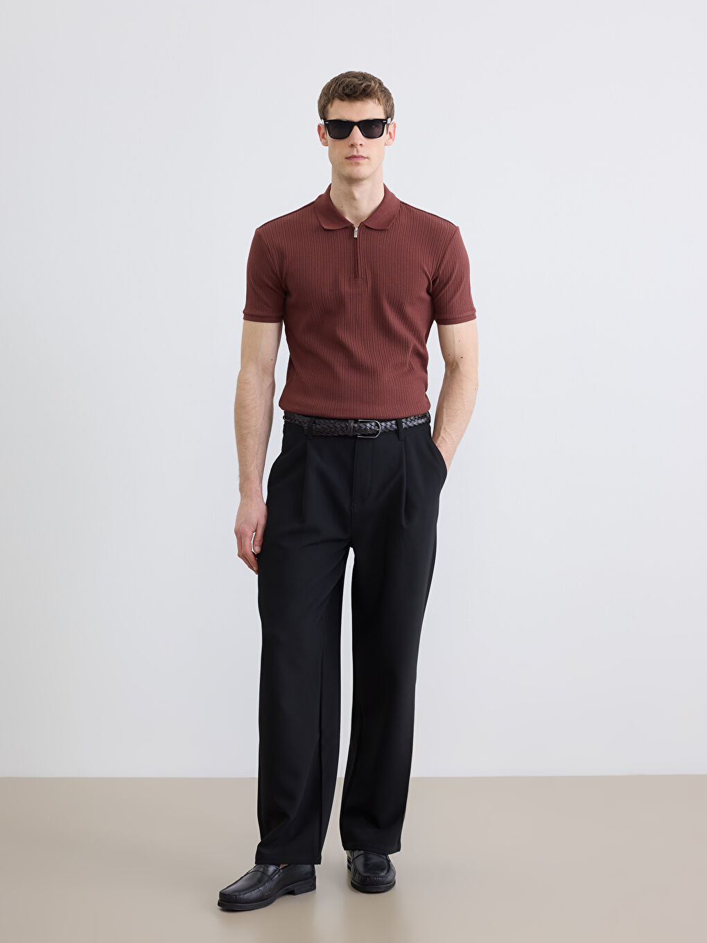 Siyah Rahat Kalıp Erkek Pileli Pantolon	